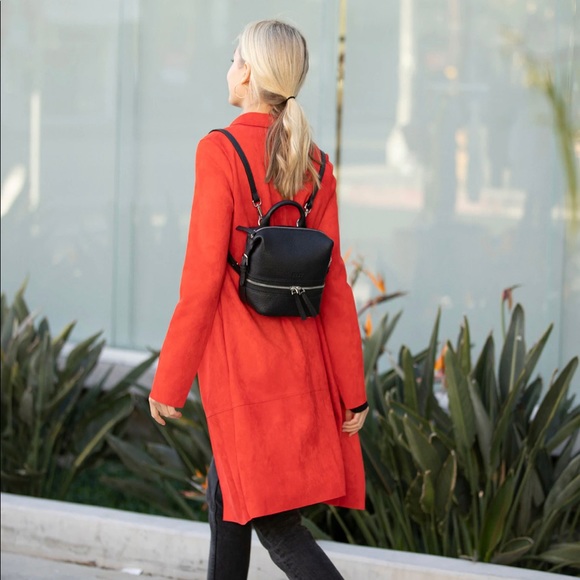 SUSU BLACK LEATHER WITH GOLD ZIPPER/HARDWARE - Picture 1 of 1